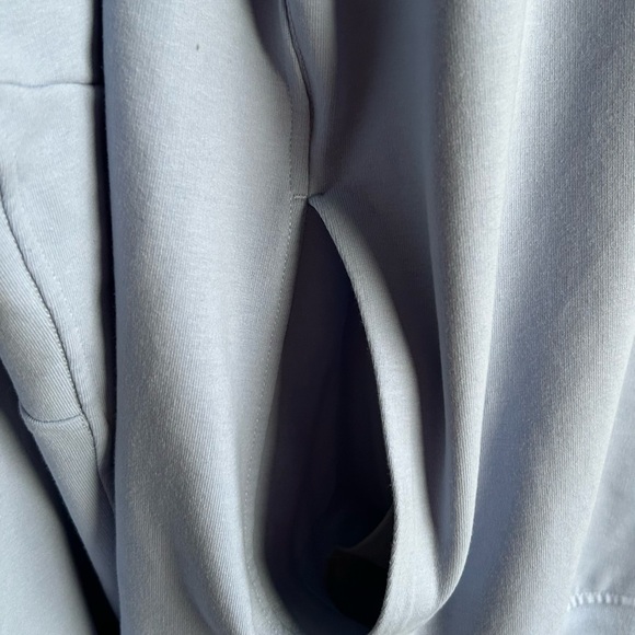 Lululemon Classic-Fit Pullover Hoodie - Picture 4 of 6